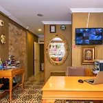 Hotel Walnut Shell