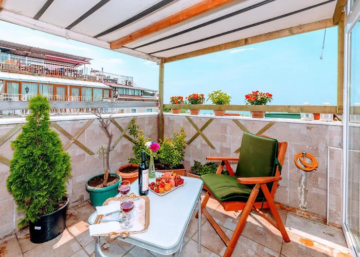 Walnut Shell Hotel 3*